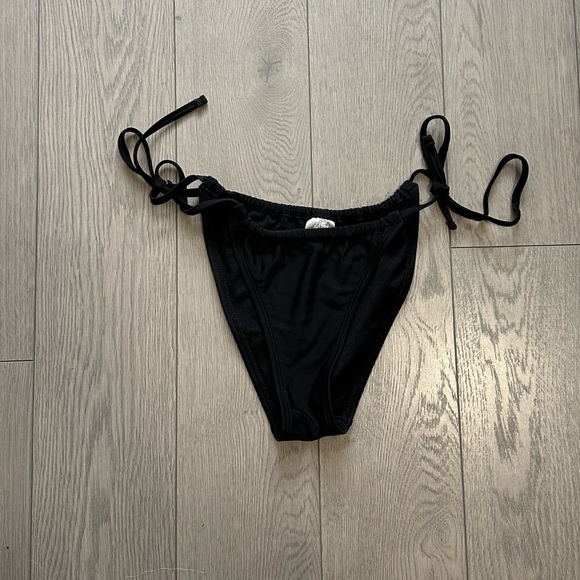 BLACK BIKINI BOTTOMS - Picture 4 of 5